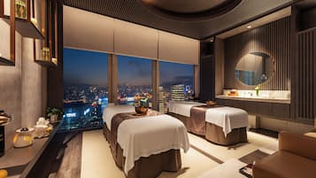 Indoor spa tub