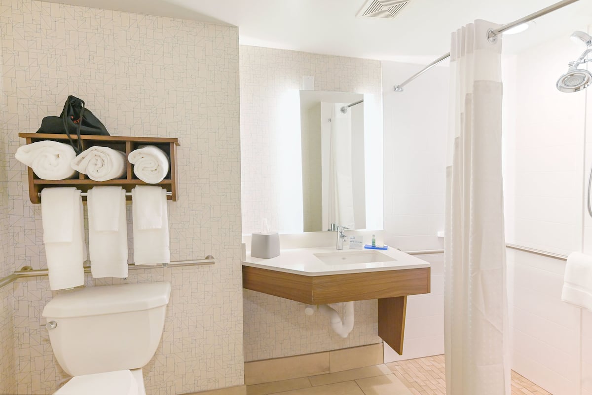 standard room, 2 queen beds, accessible (mobility, accessible tub) | bathroom | free toiletries, hair dryer, towels, soap