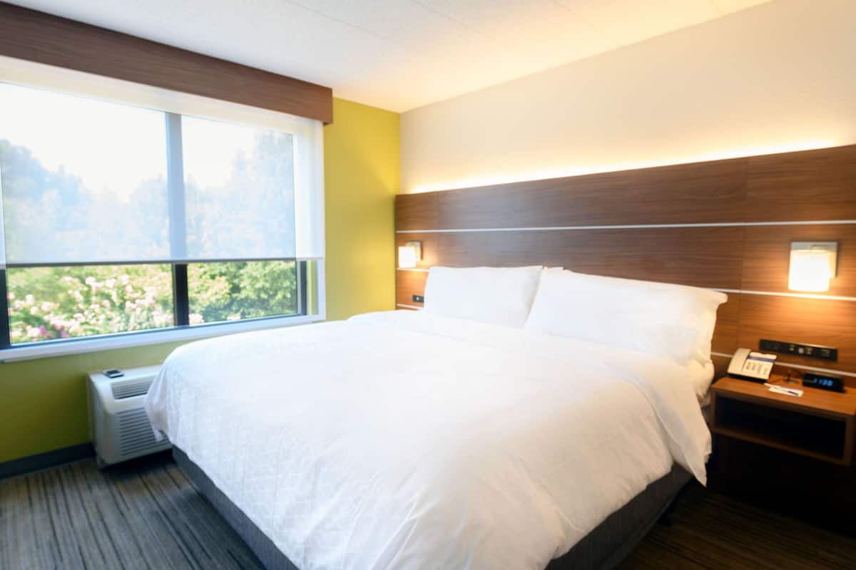 1 bedroom, in-room safe, desk, laptop workspace