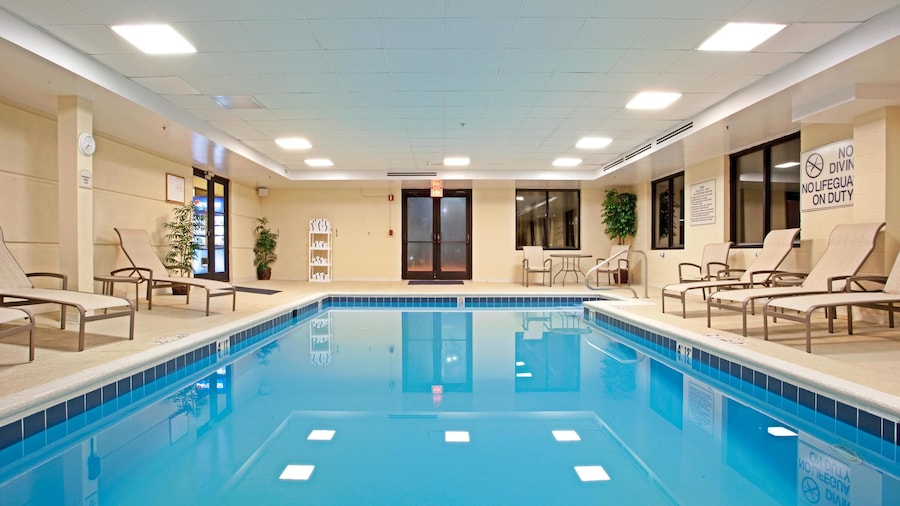 Holiday Inn Express Richmond Airport by IHG