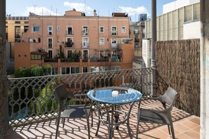 Minibar, in-room safe, desk, soundproofing - Catalonia Portal de l'Angel (Barcelona)