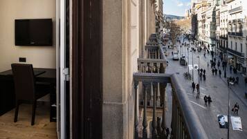 Minibar, coffres-forts dans les chambres, bureau, chambres insonorisées