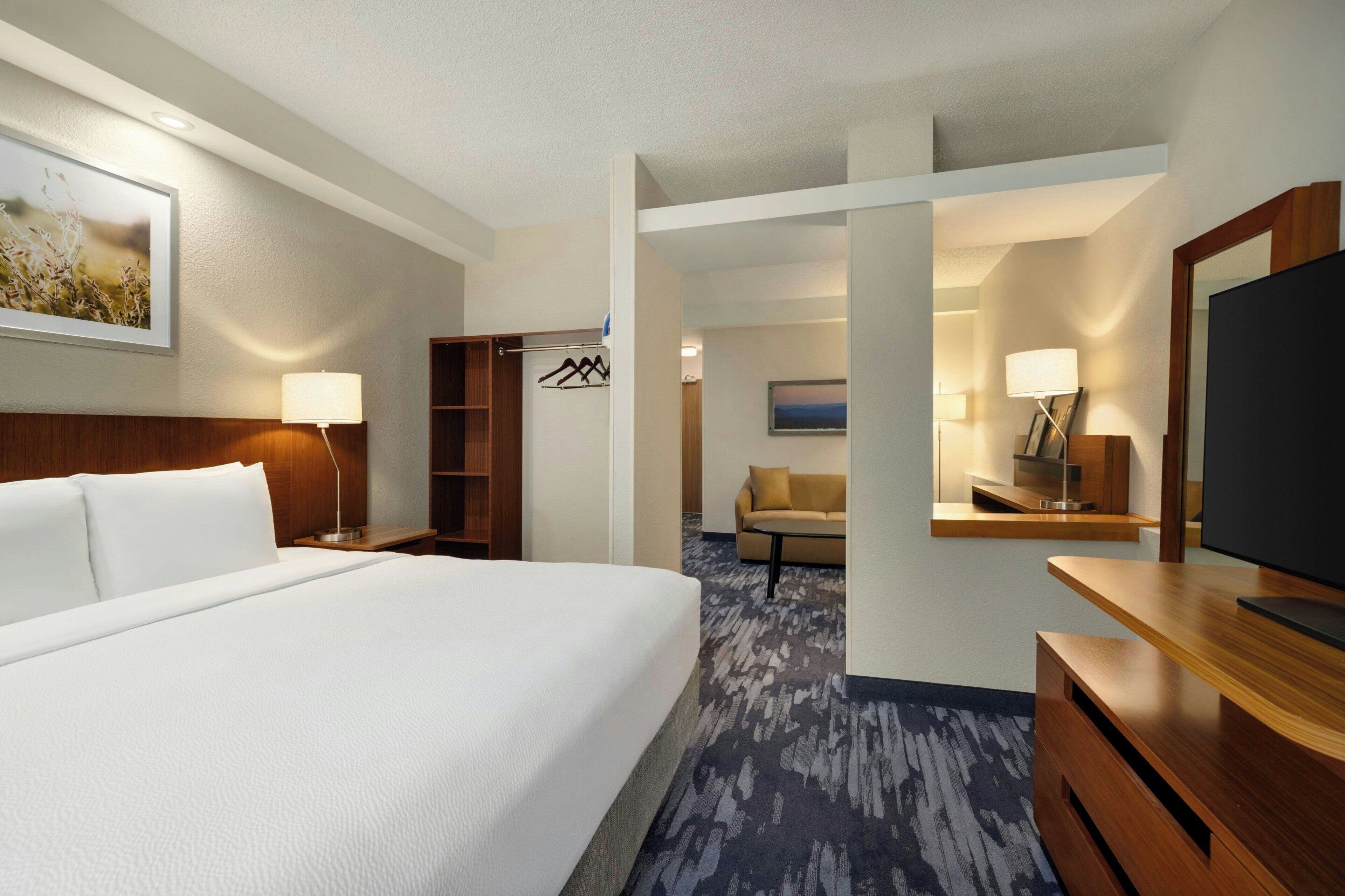 Escritorio, tabla de planchar con plancha y cunas gratuitas 