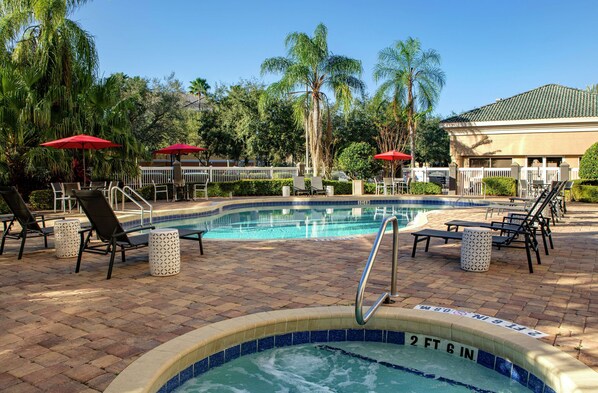 Outdoor pool, pool loungers