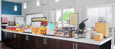 Tägliches inbegriffenes kontinentales Frühstück