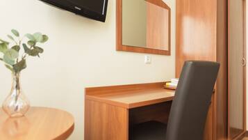 1 bedroom, minibar, in-room safe, desk