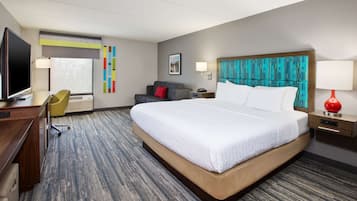 One King Bed, Non-Smoking | Living area | 32-inch flat-screen TV with cable channels, TV