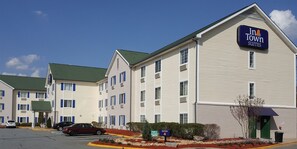 Exterior - InTown Suites Extended Stay Atlanta GA - Snellville (Snellville)