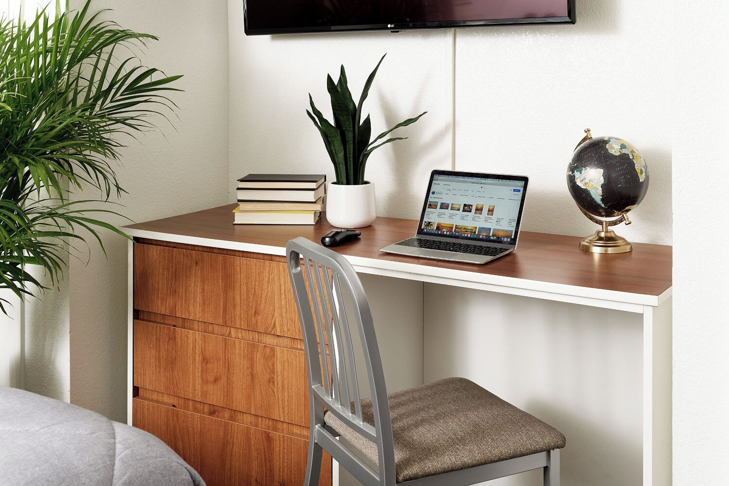 42-inch flat-screen TV with cable channels, TV