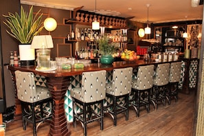 Daily continental breakfast for a fee - Hotel du Temps Paris (Paris)