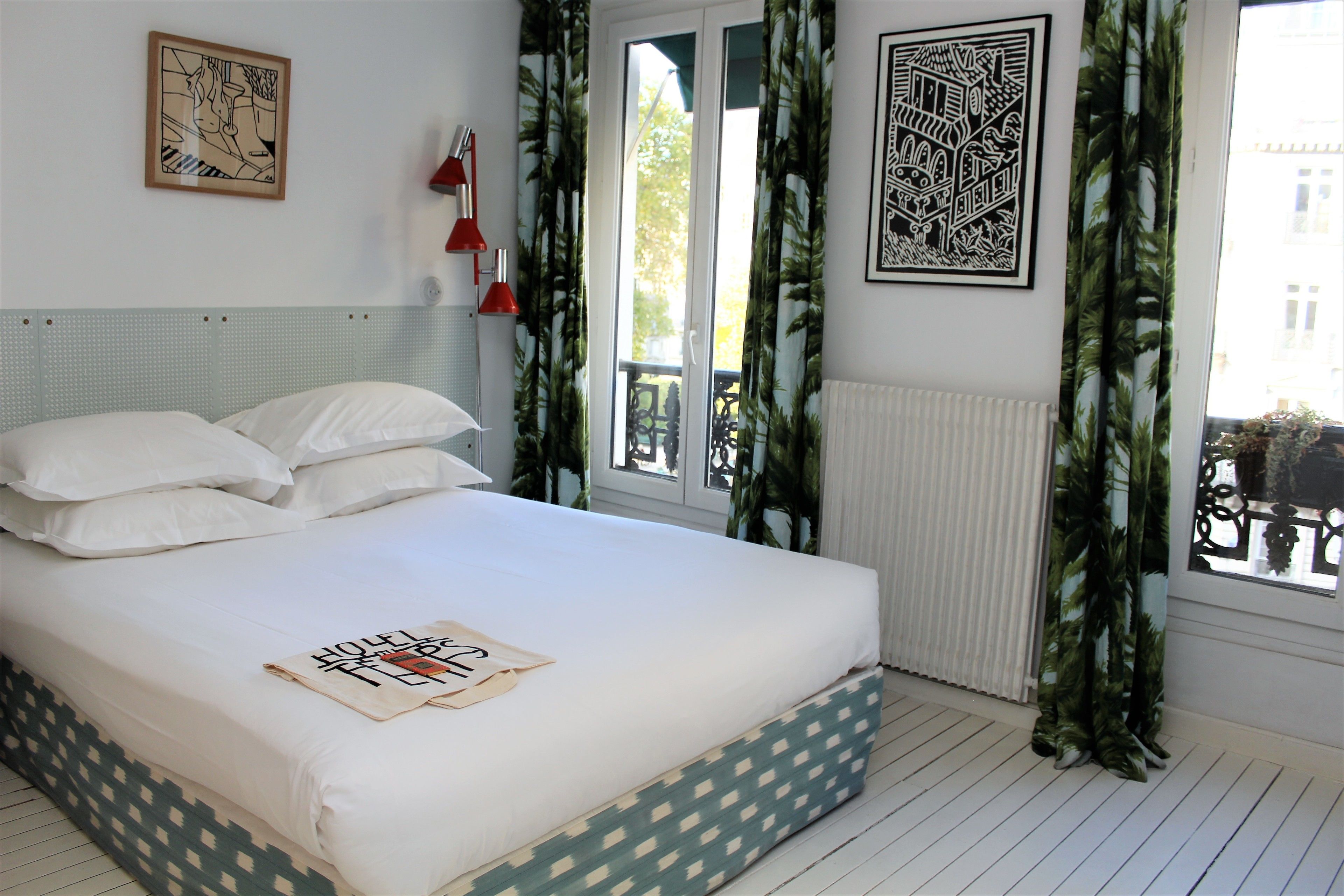 Quarto casal standard | Frigobar, cofres nos quartos, escrivaninha