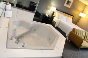 Escritorio y espacio para trabajar con laptop 