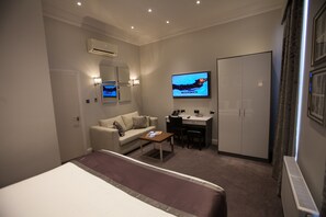 Suite, 1 Queen Bed, Kitchen, Annex Building (1st Floor)