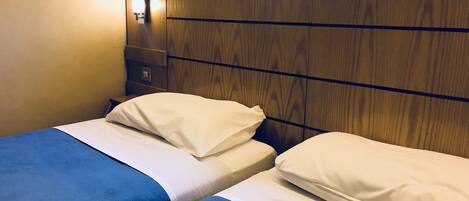 Standard Twin Room | In-room safe, desk, iron/ironing board, free WiFi