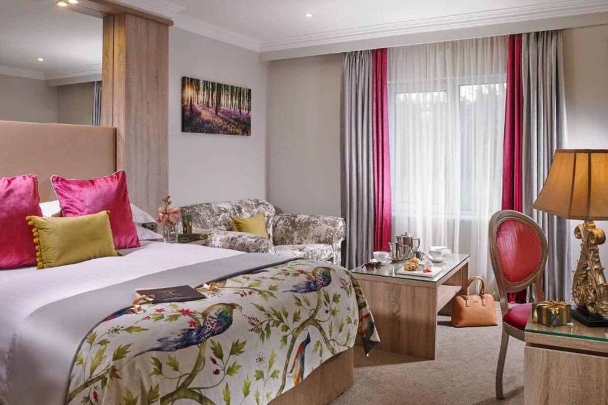 Hochwertige Bettwaren, Pillowtop-Betten, Schreibtisch