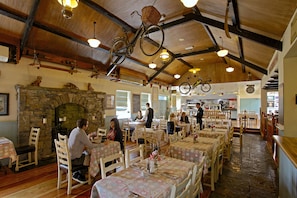 3 restaurants, breakfast served