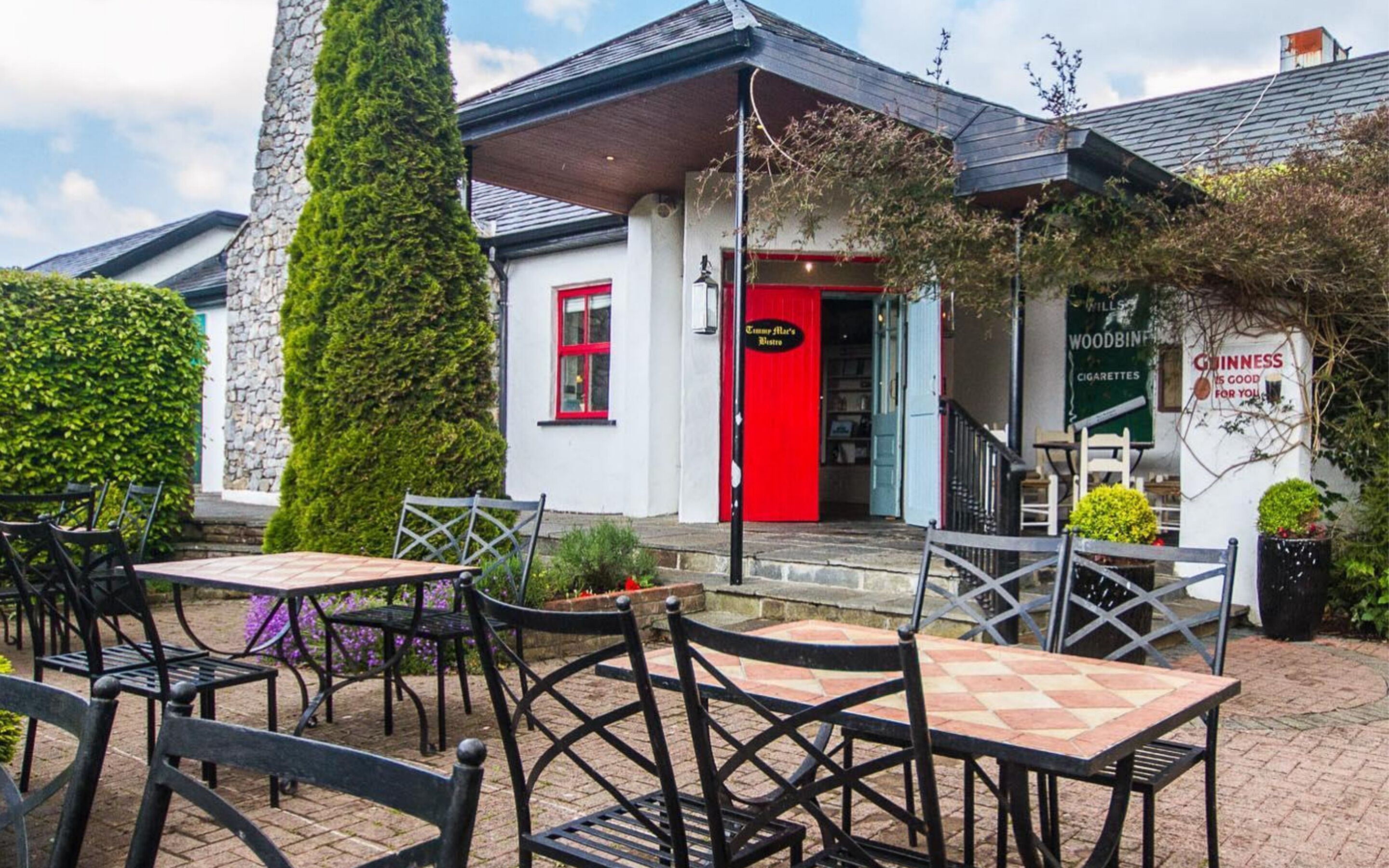 3 restaurants, breakfast served