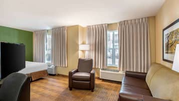 Deluxe Studio, Multiple Beds, Non Smoking
