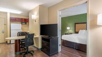 Suite, 1 King Bed with Sofa bed, Non Smoking | Desk, iron/ironing board, free WiFi, bed sheets