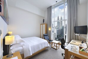 Minibar, in-room safe, free WiFi, bed sheets - Hotel Capitol Kuala Lumpur (Kuala Lumpur)