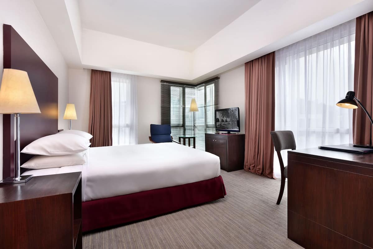 Minibar, in-room safe, free WiFi, bed sheets