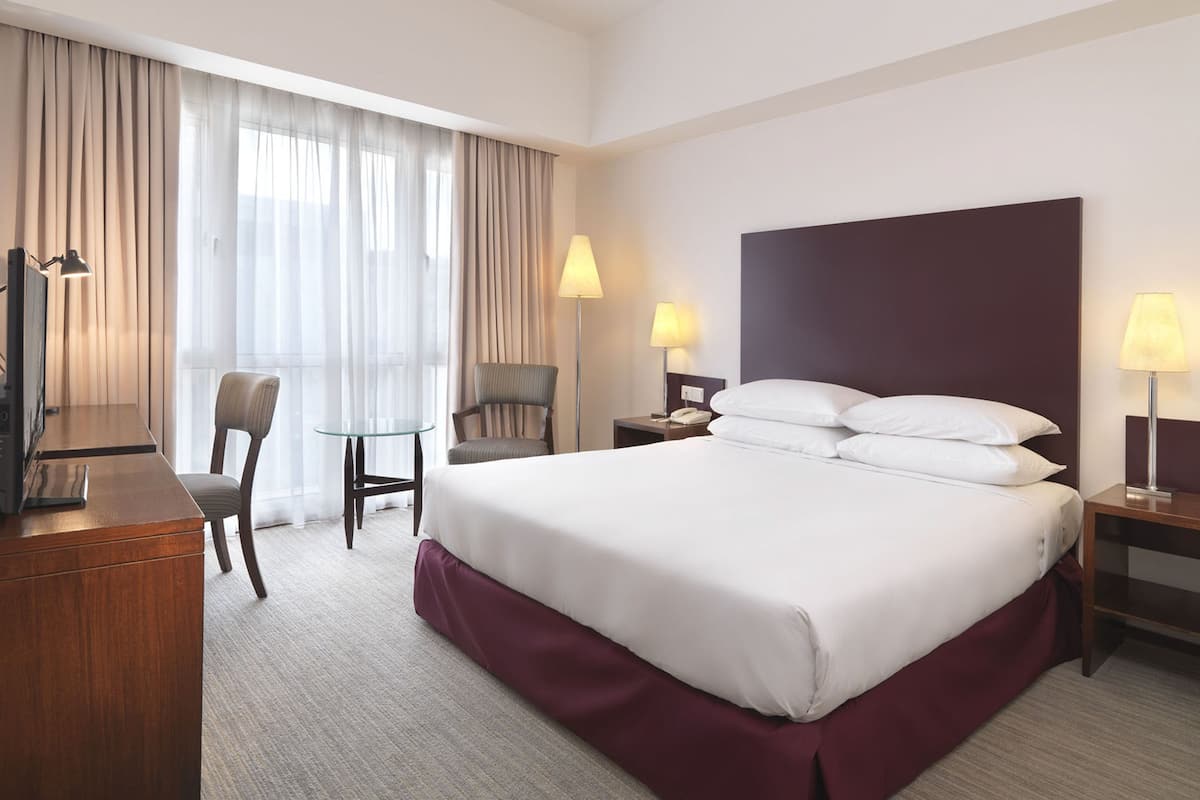 Minibar, Zimmersafe, kostenloses WLAN, Bettwäsche