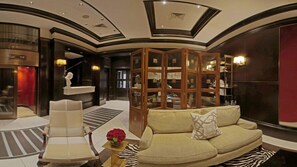 Lobby sitting area - XV Beacon (Boston)