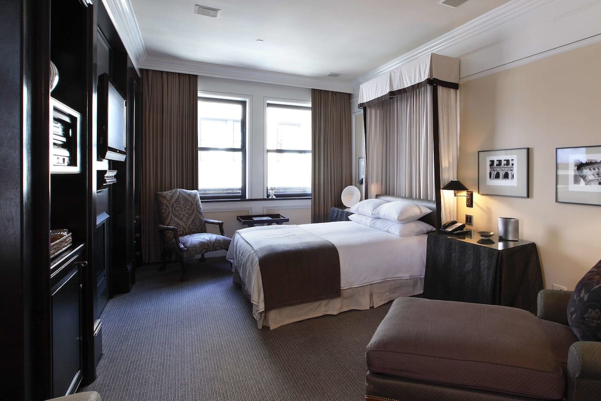Classic Room, 1 Queen Bed (Contemporary) | View from room