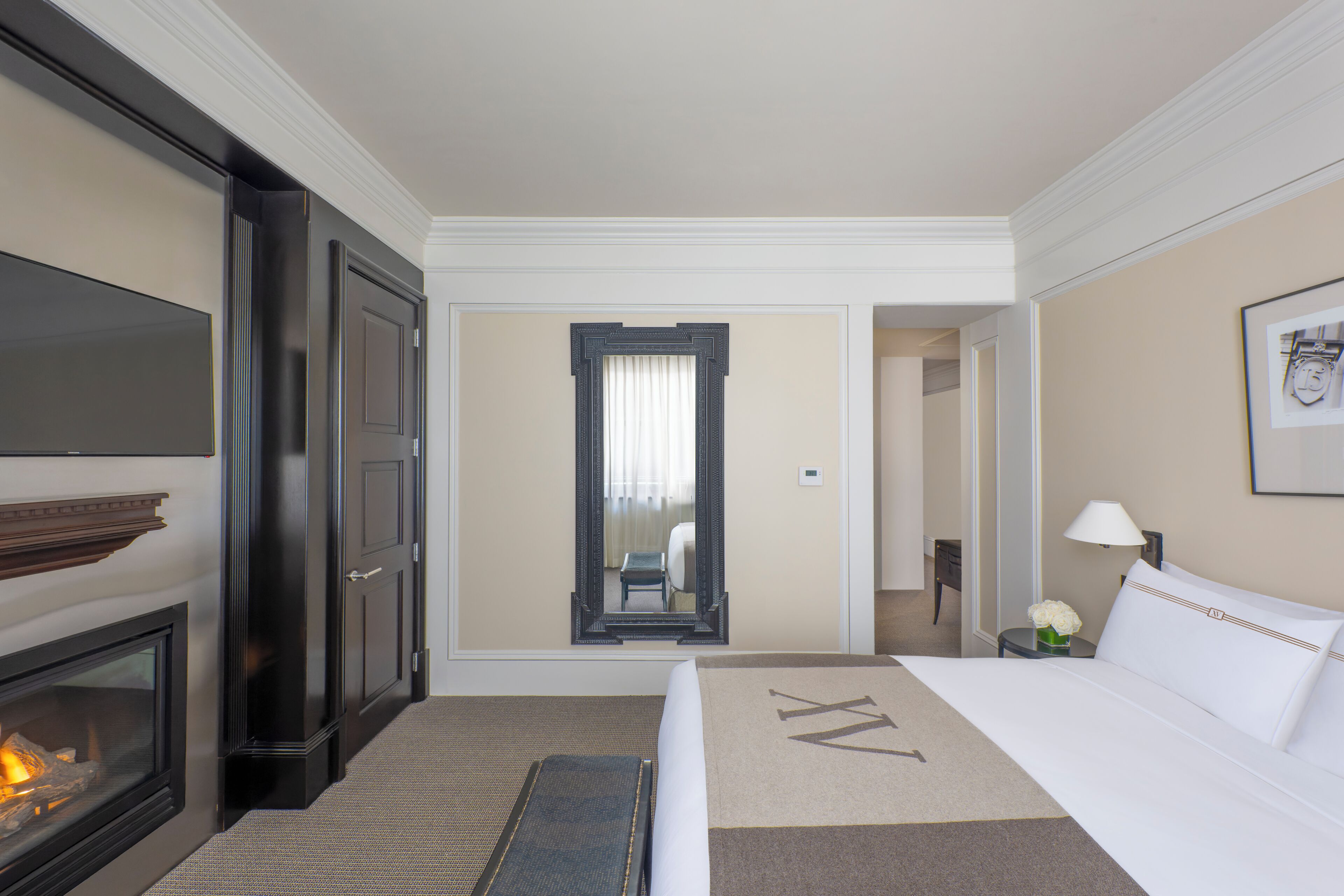 Classic Room, 1 Queen Bed | Frette Italian sheets, premium bedding, minibar, in-room safe