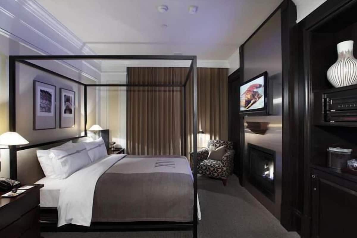 Frette Italian sheets, premium bedding, minibar, in-room safe