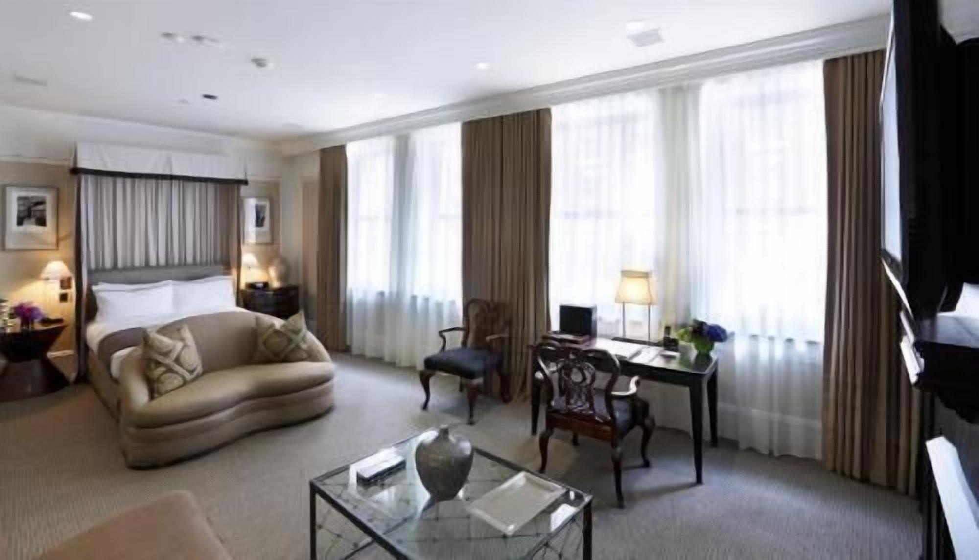Frette Italian sheets, premium bedding, minibar, in-room safe