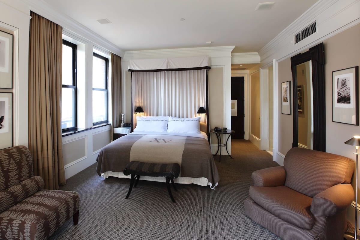 Frette Italian sheets, premium bedding, minibar, in-room safe