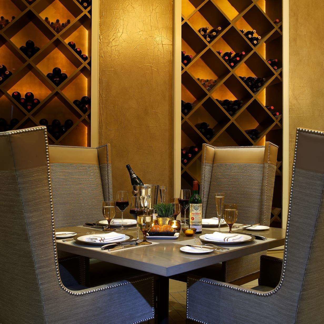 breakfast, lunch and dinner served