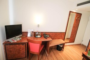 Minibar, coffre-fort, bureau, système d’insonorisation