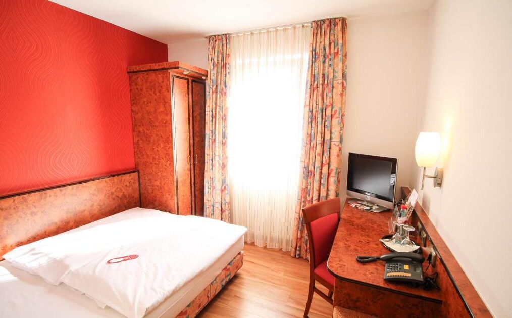 minibar, in-room safe, desk, soundproofing