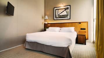 Doppelzimmer | Minibar, Zimmersafe, Schreibtisch, schallisolierte Zimmer