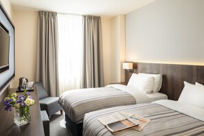 Superior-Zweibettzimmer, 2 Einzelbetten | Zimmersafe, Schreibtisch, laptopgeeigneter Arbeitsplatz