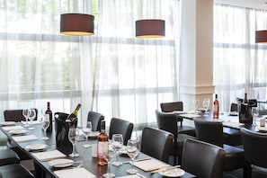 Restaurant - St Giles Heathrow Hotel (Feltham)