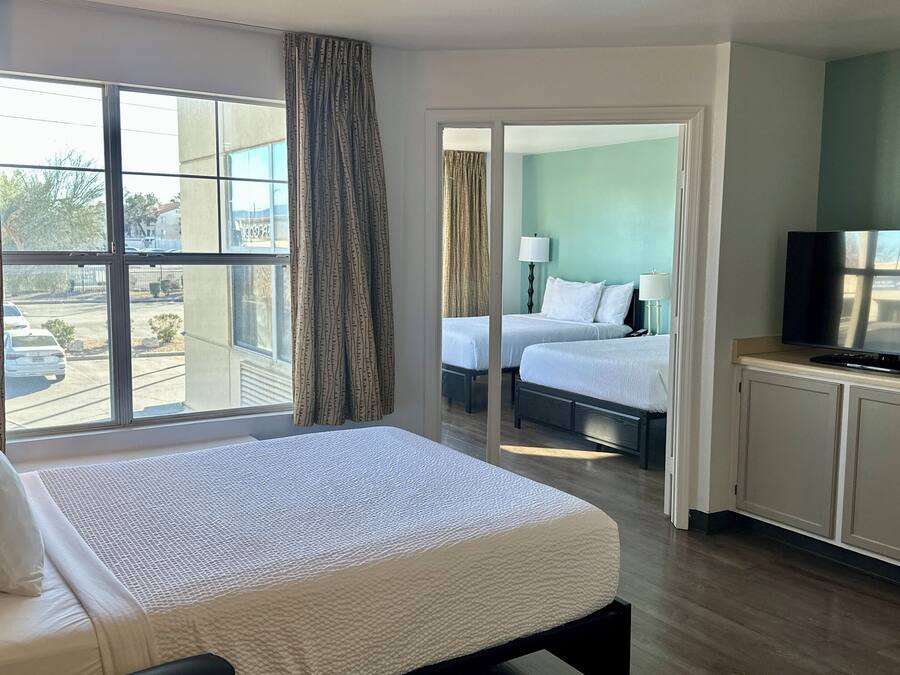 Suite, Multiple Beds, Non Smoking | Desk, iron/ironing board, rollaway beds, free WiFi