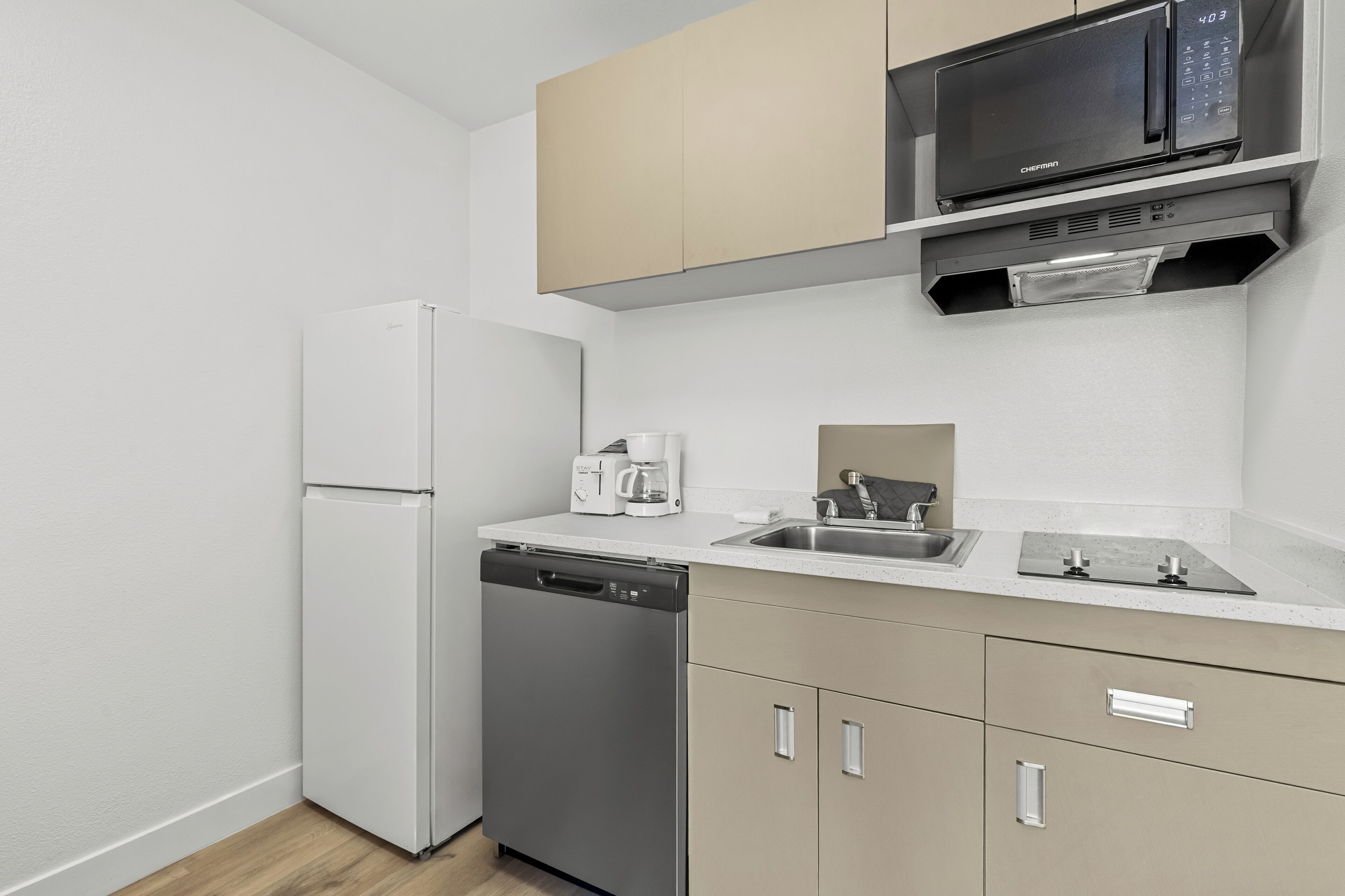 Suíte, 1 cama King, para não fumantes | Cozinha privada | Geladeira grande, micro-ondas, cooktop