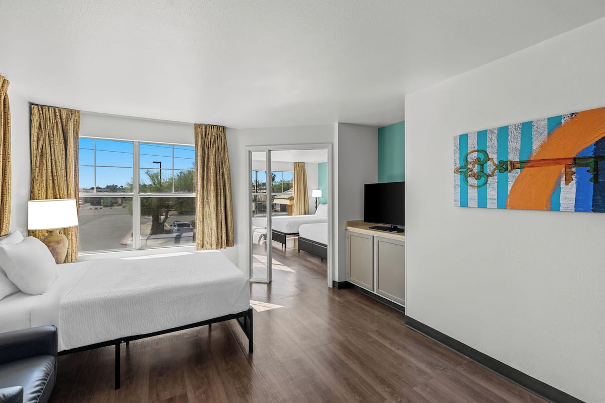 Suite, Multiple Beds, Non Smoking | Desk, iron/ironing board, rollaway beds, free WiFi
