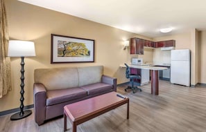 Pillowtop beds, in-room safe, desk, blackout drapes