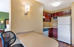 Deluxe Studio, Multiple Beds, Non Smoking | Pillowtop beds, in-room safe, desk, blackout drapes - Extended Stay America Suites Columbus Polaris (Columbus)
