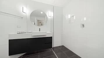 Premium Apartment, 2 Bedrooms | Bathroom | Combined shower/tub, free toiletries, hair dryer, towels