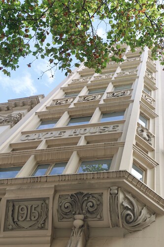 Hotel Collins