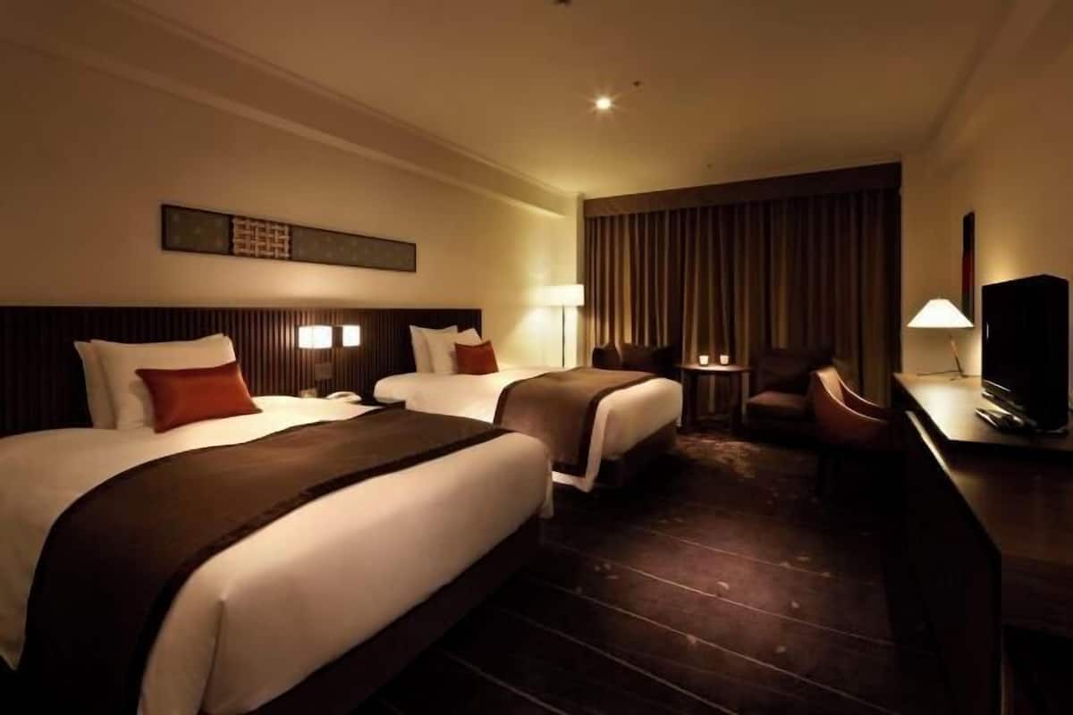 Down duvets, minibar, in-room safe, desk