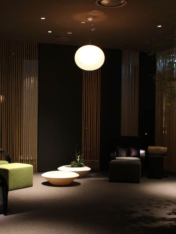 Body treatments, aromatherapy, facials, 7 treatment rooms, massages