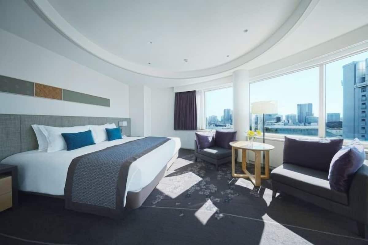 Down duvets, minibar, in-room safe, desk