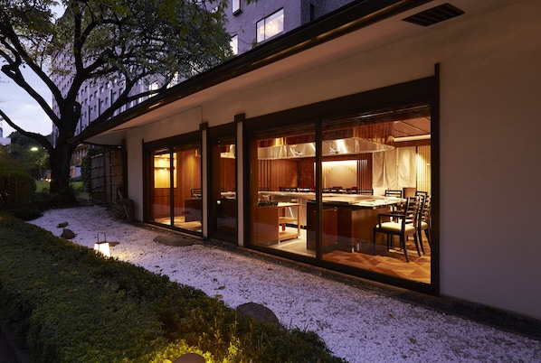 2 間餐廳;供應早餐、午餐、晚餐;意大利菜