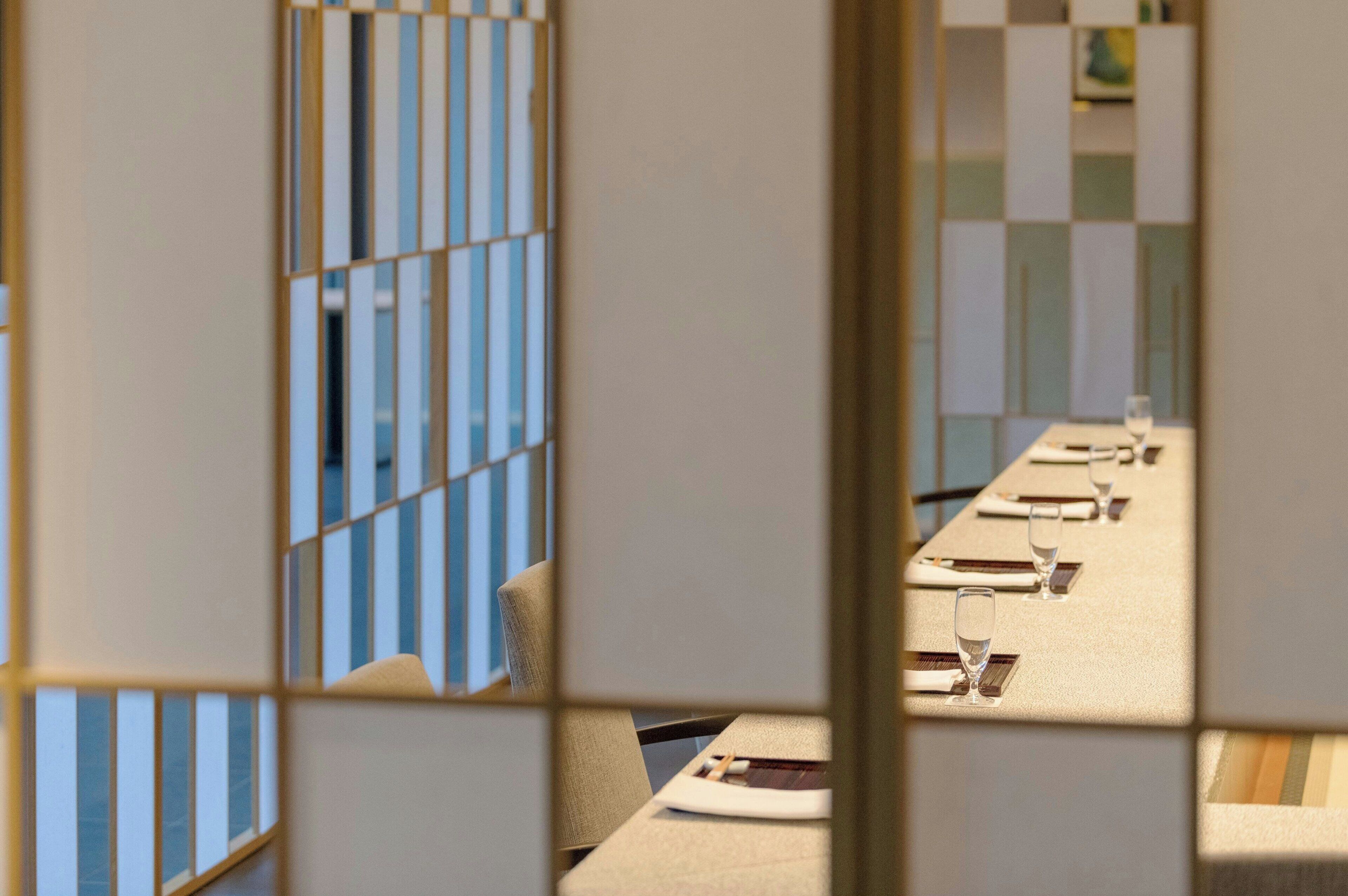 2 restaurants, breakfast, lunch, dinner served; italian cuisine